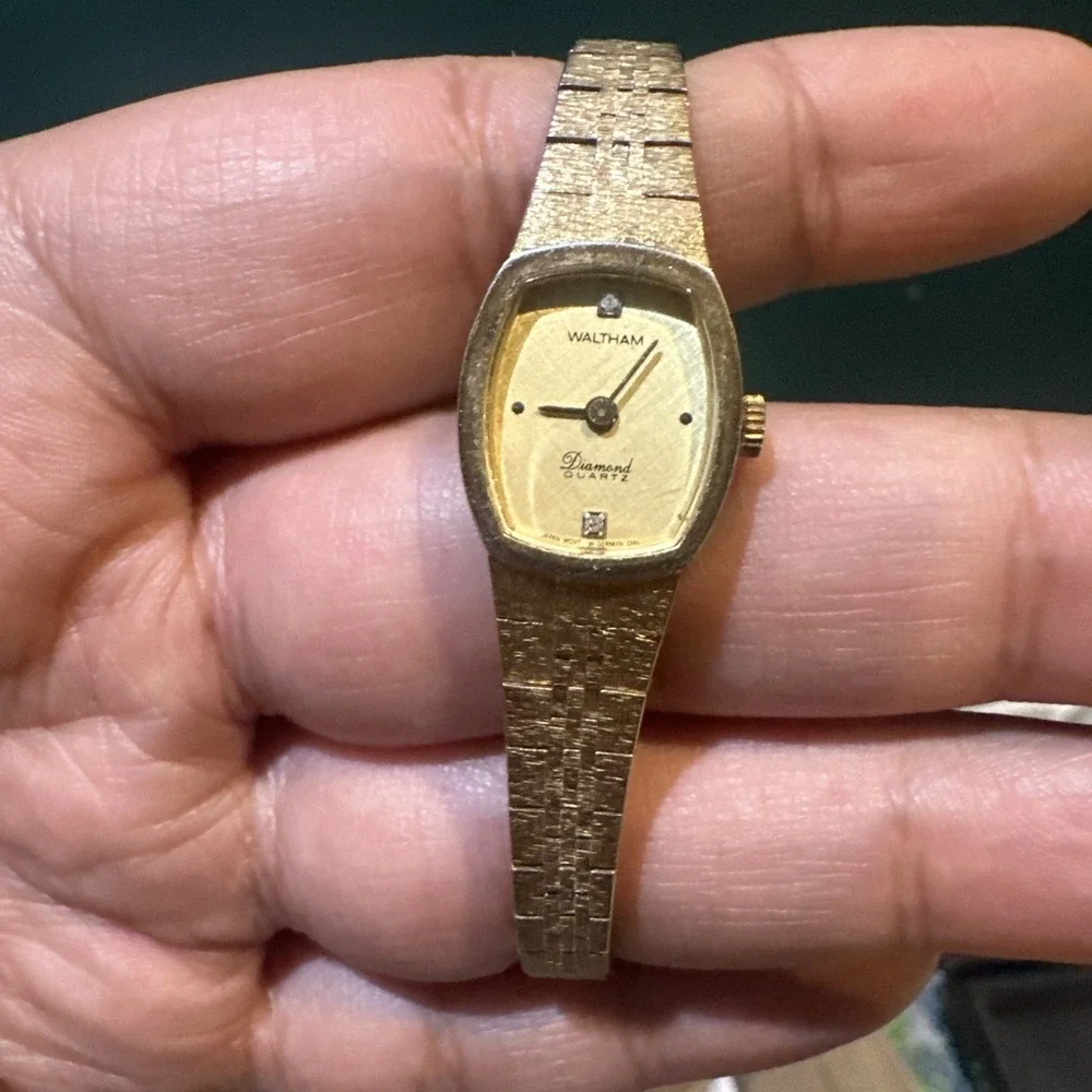 Works Vintage Waltham Diamond Quartz Ladies Watch Gold tone 16mm Fit 6.25